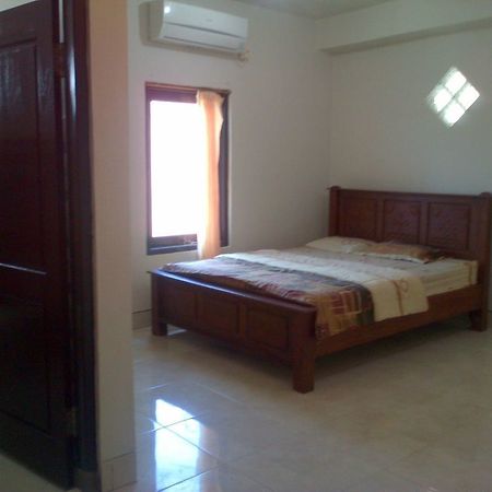 Oyo 586 Hotel Wijaya Kalasan Esterno foto