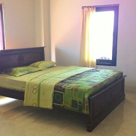 Oyo 586 Hotel Wijaya Kalasan Esterno foto