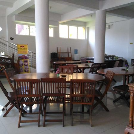 Oyo 586 Hotel Wijaya Kalasan Esterno foto